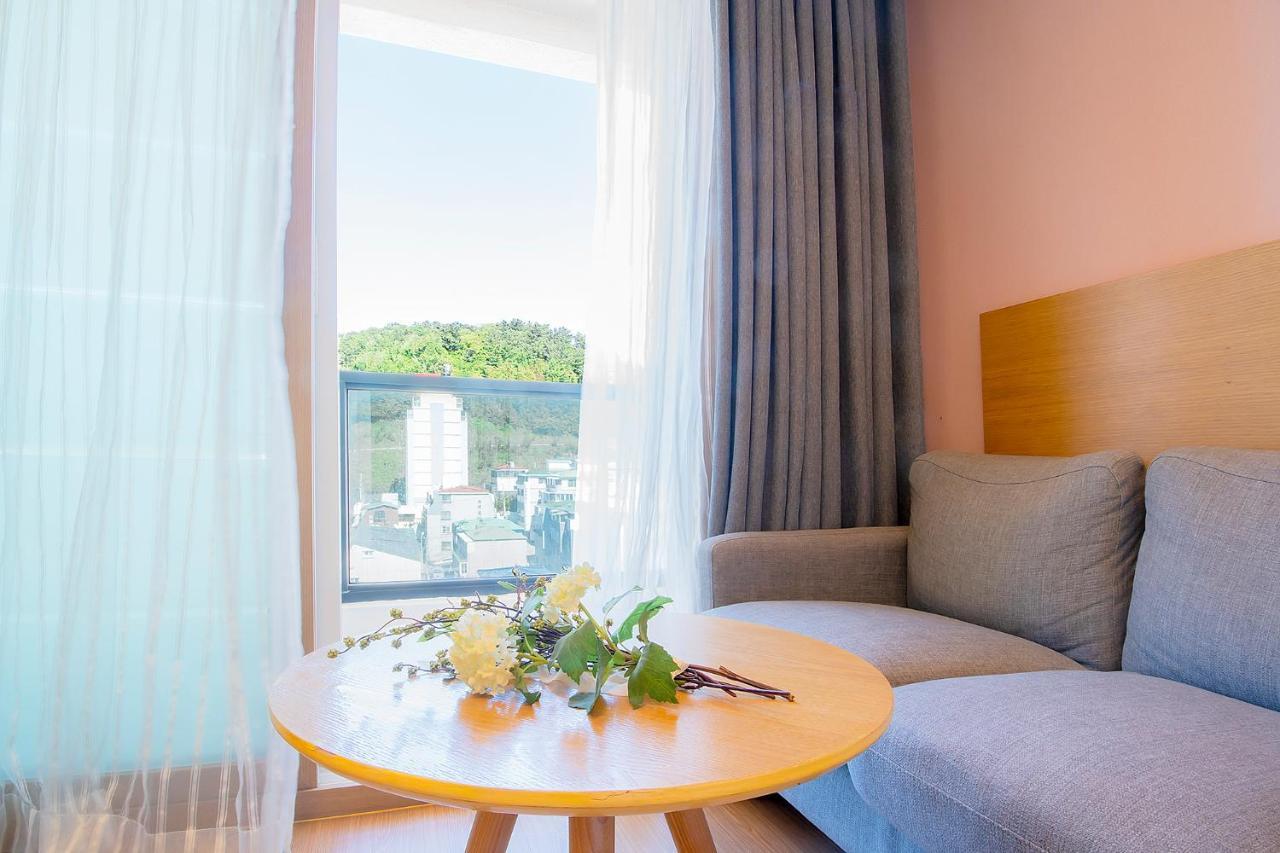 Sims Hotel Чеджудо Экстерьер фото