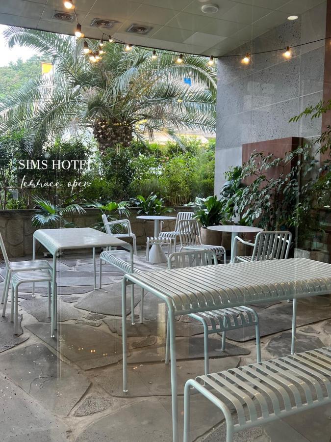 Sims Hotel Чеджудо Экстерьер фото